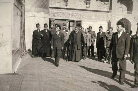 الملك فيصل الثاني في ضيافة الروضة الحيدرية المطهرة