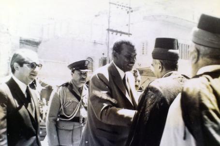 رئيس غينيا يتشرف بزيارة الحرم العلوي